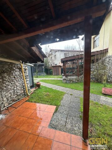 4-SAPANCADA SİTE İÇERİSİNDE SATILIK TRİBLEKS VİLLA